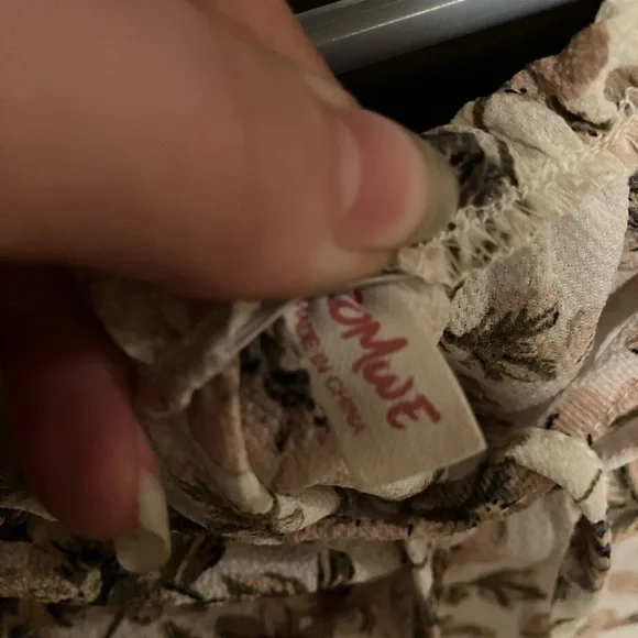 ROMWE Floral Off-Shoulder Blouse in Cream and Pink - Picture 2 of 3